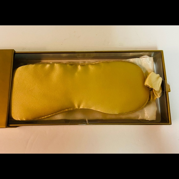 Silken Slumber eye mask - Picture 2 of 4